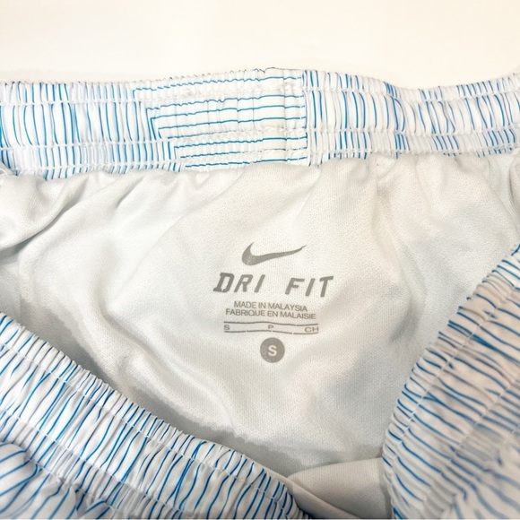 Nike Dri-Fit Tempo Striped Running Shorts Size Small - Picture 4 of 4